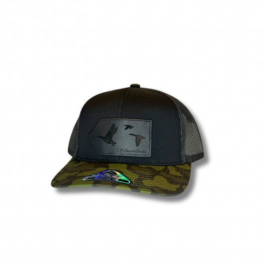 Camo bill black hat